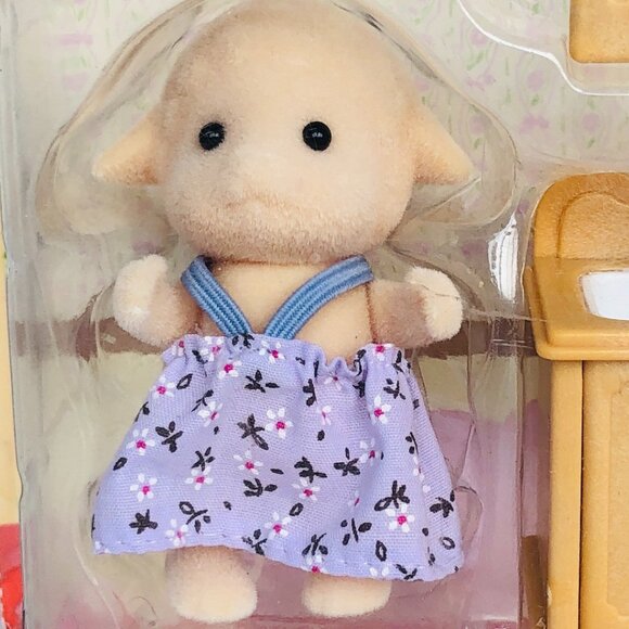 Calico Critters (Sylvanian Families) Sheep Sister With Kitchen Set New in Box - Picture 11 of 14